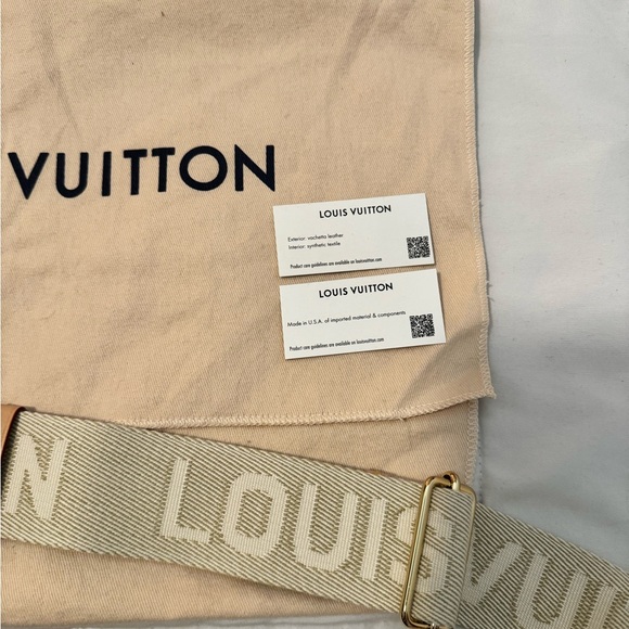 BNWT- Louis Vuitton Highrise MNG crossbody- bumbag - Picture 6 of 16